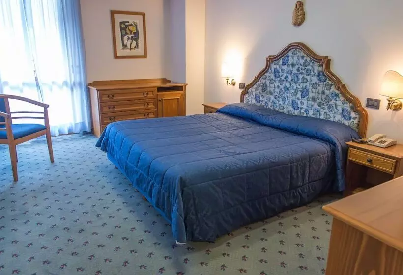 Отель Alla Posta   Famiglia Pra Dal 1866 A Caprile