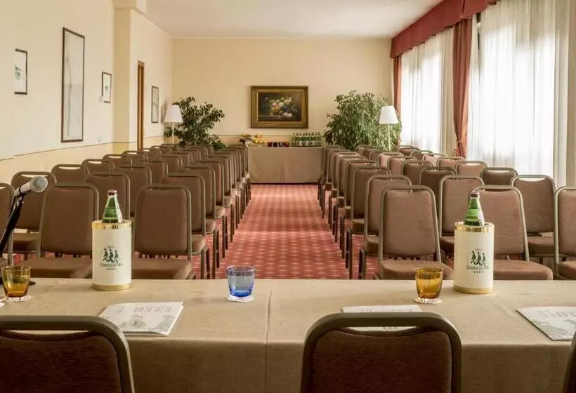 ホテル Ambasciatori