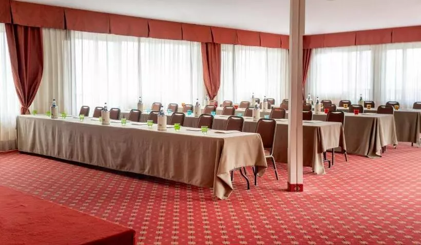 ホテル Ambasciatori