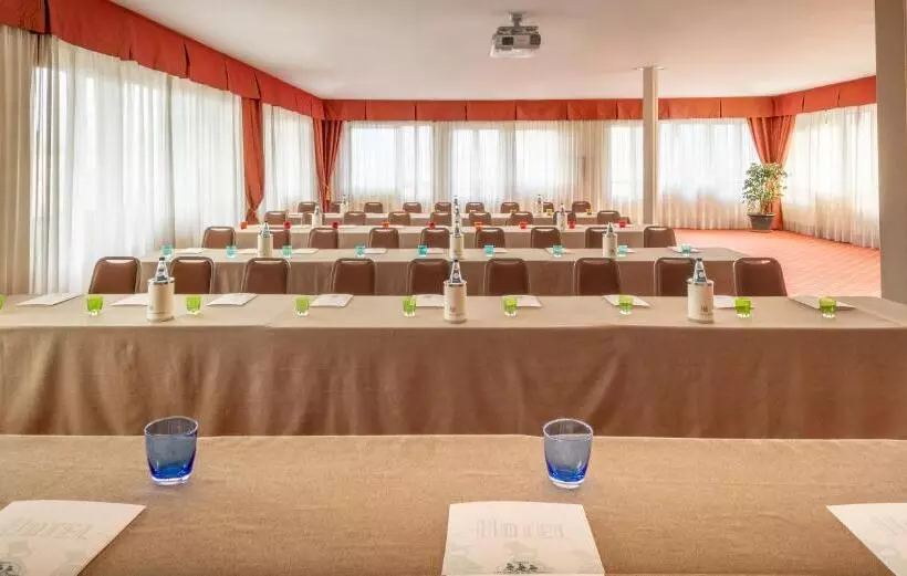 ホテル Ambasciatori