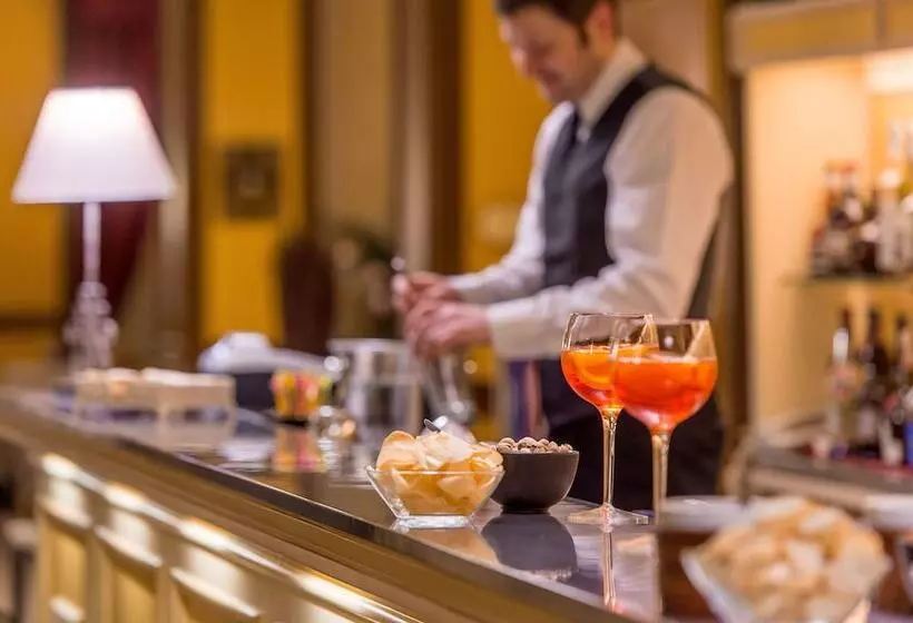 ホテル Ambasciatori