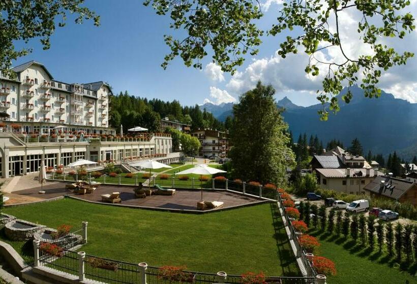 هتل Cristallo, A Luxury Collection Resort & Spa, Cortina D Ampezzo
