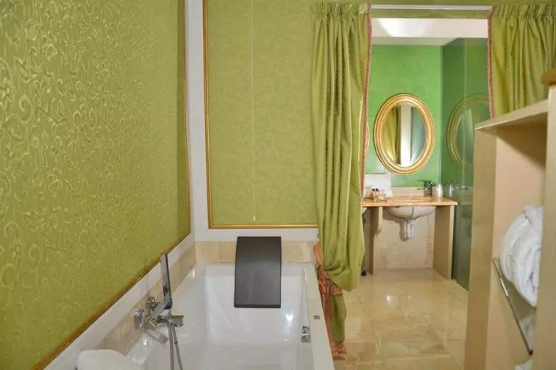 ホテル Grand  Cadenabbia