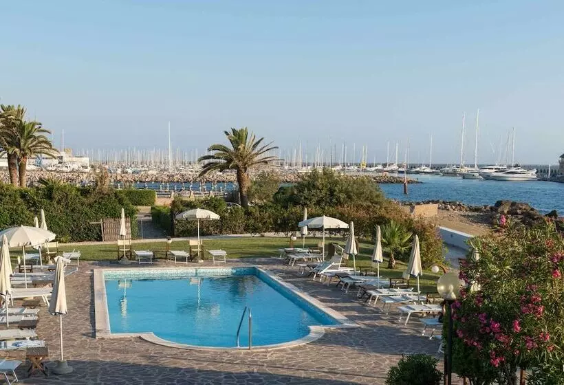 ホテル Mercure Civitavecchia Sunbay Park