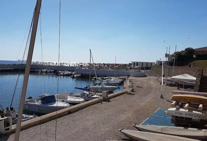 ホテル Mercure Civitavecchia Sunbay Park