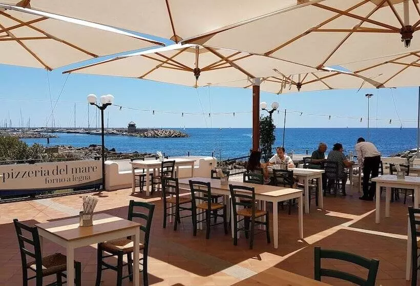 ホテル Mercure Civitavecchia Sunbay Park