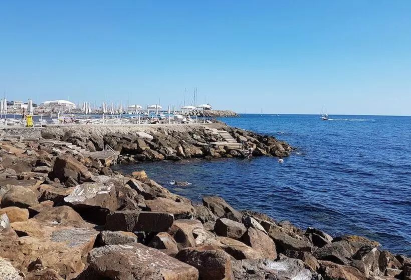 ホテル Mercure Civitavecchia Sunbay Park