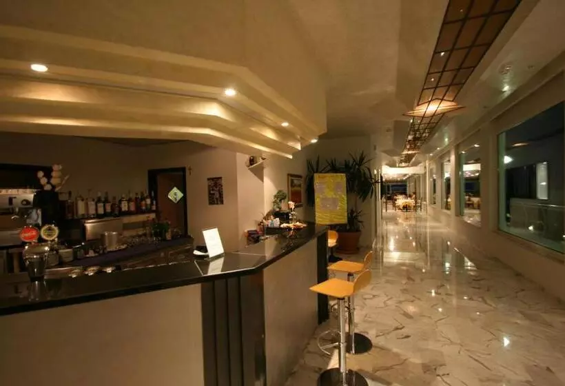 هتل Splendid Mare