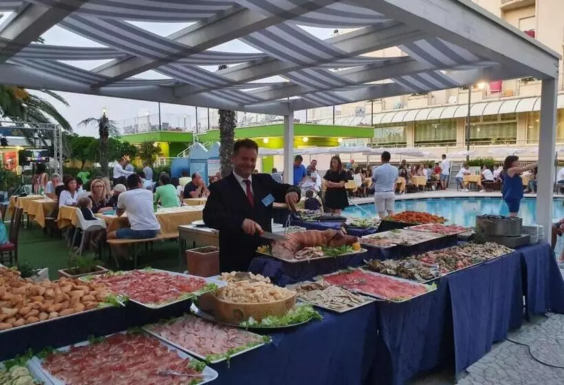 هتل Splendid Mare