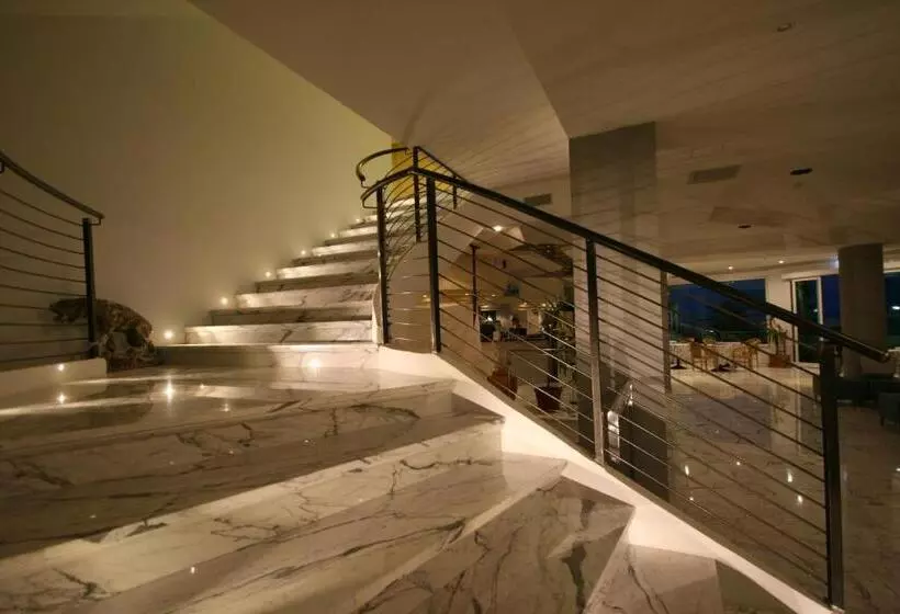 هتل Splendid Mare