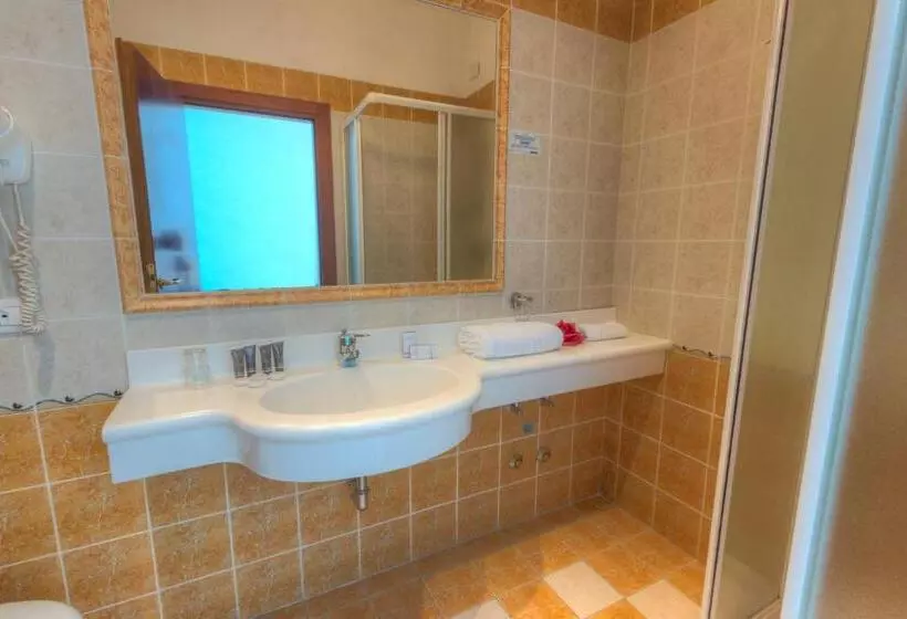 هتل Splendid Mare