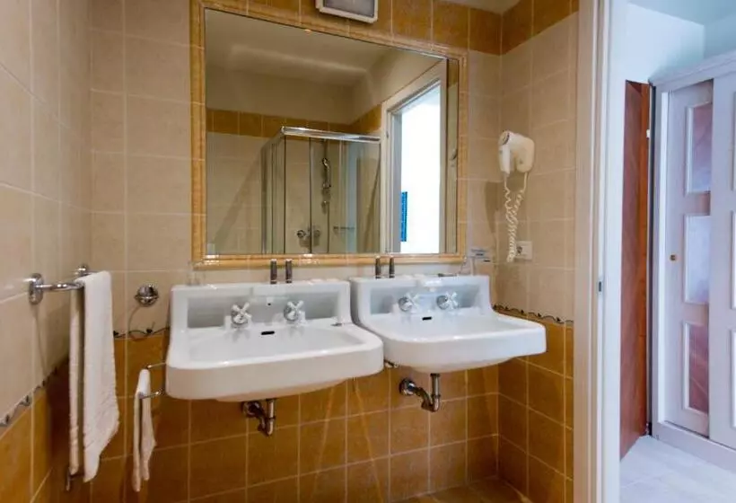 هتل Splendid Mare