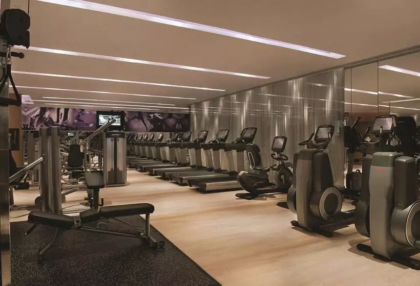 هتل The Mira Hong Kong