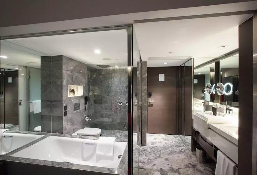 هتل The Mira Hong Kong