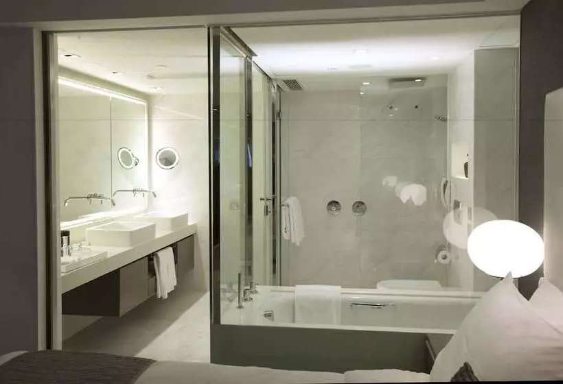 هتل The Mira Hong Kong