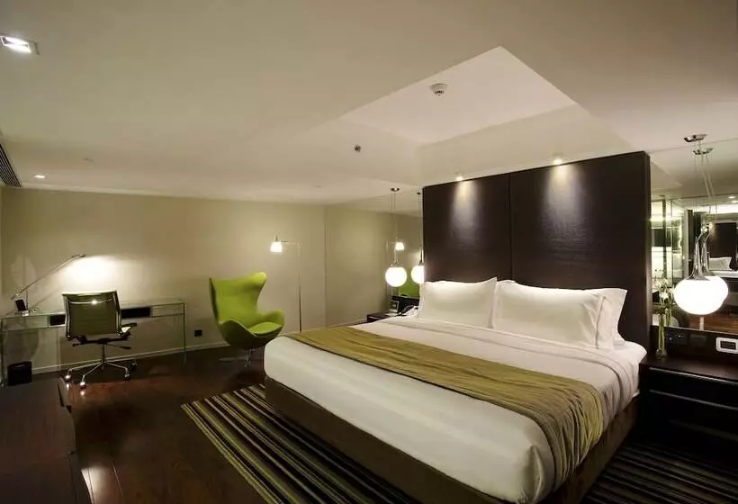 هتل The Mira Hong Kong