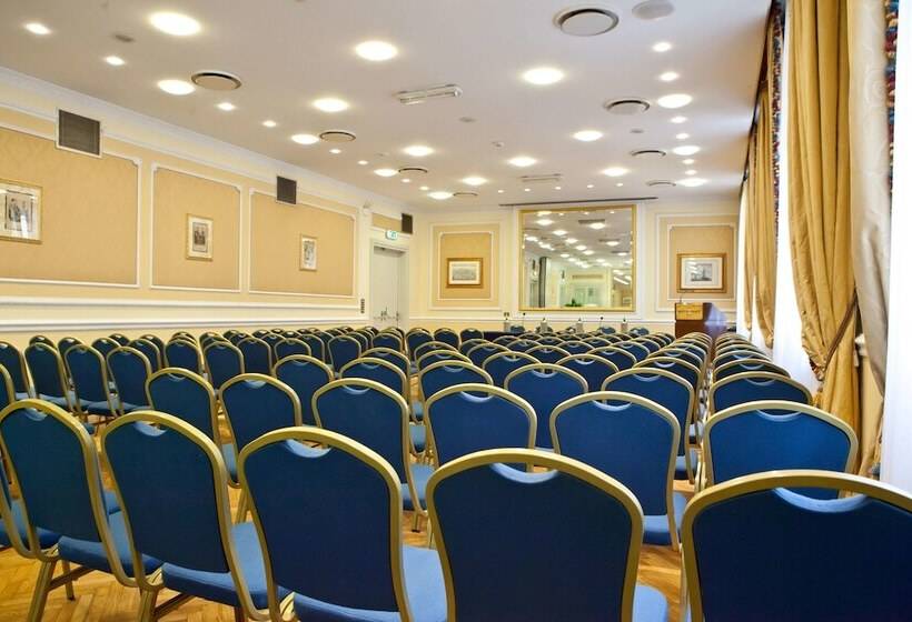 ホテル Bristol Palace