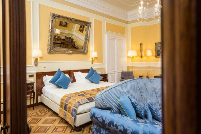 ホテル Bristol Palace