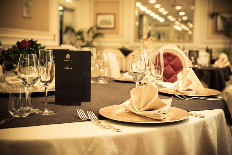 ホテル Bristol Palace