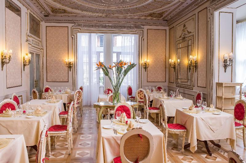 ホテル Bristol Palace