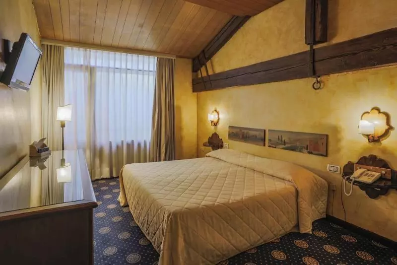 هتل Croce Di Malta