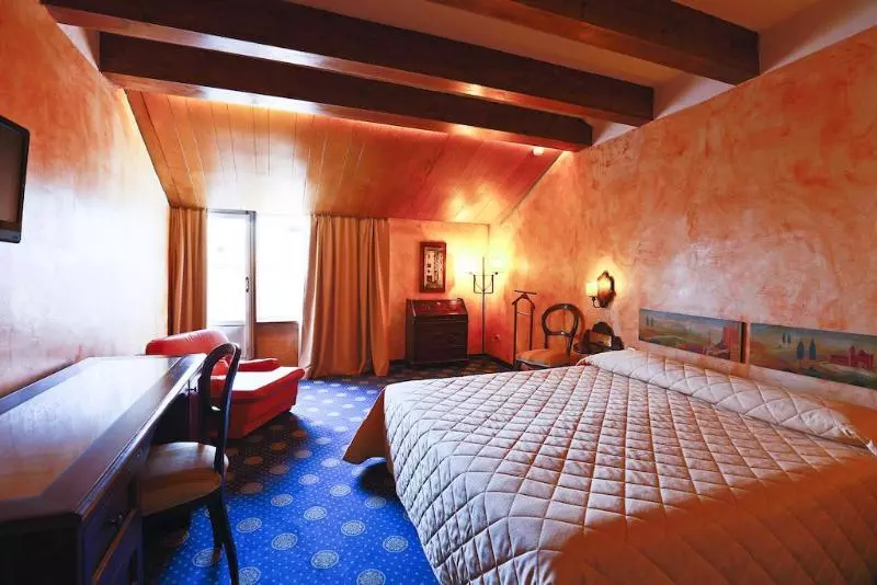 هتل Croce Di Malta