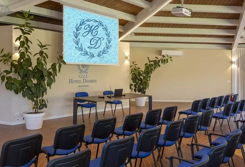 酒店 Desiree