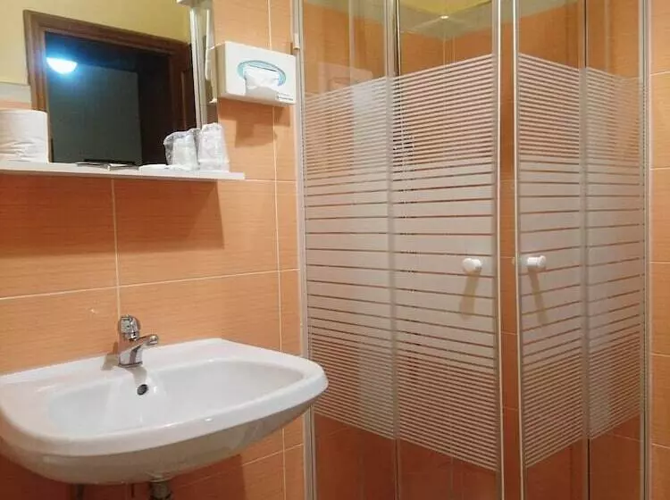 هتل Giappone Inn Parking