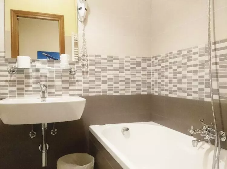 هتل Giappone Inn Parking