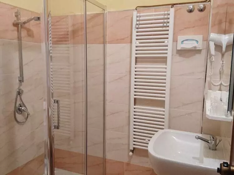 هتل Giappone Inn Parking