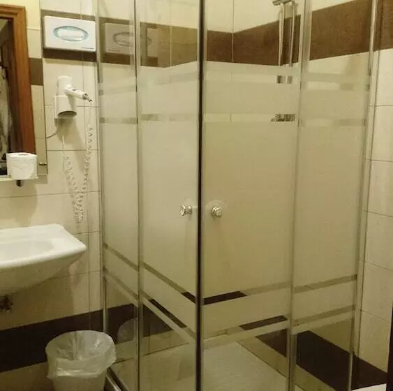 هتل Giappone Inn Parking