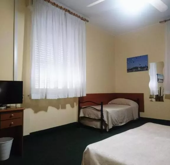 هتل Giappone Inn Parking