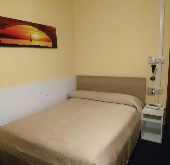 هتل Giappone Inn Parking