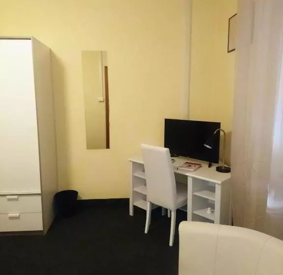 هتل Giappone Inn Parking