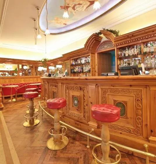 בית מלון כפרי Th Madonna Di Campiglio | Golf