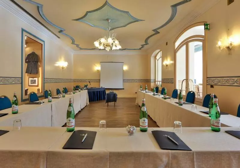 בית מלון כפרי Th Madonna Di Campiglio | Golf