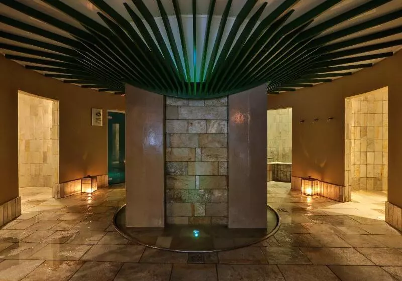 בית מלון כפרי Th Madonna Di Campiglio | Golf