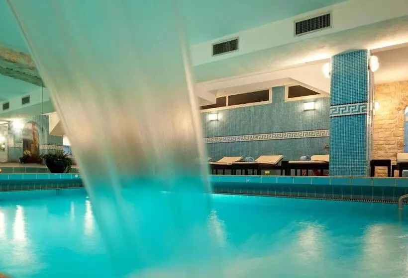 ホテル Le Querce Resort Sea Thermae & Spa