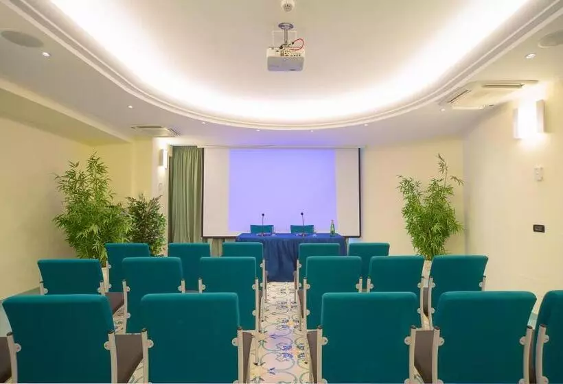 ホテル Le Querce Resort Sea Thermae & Spa