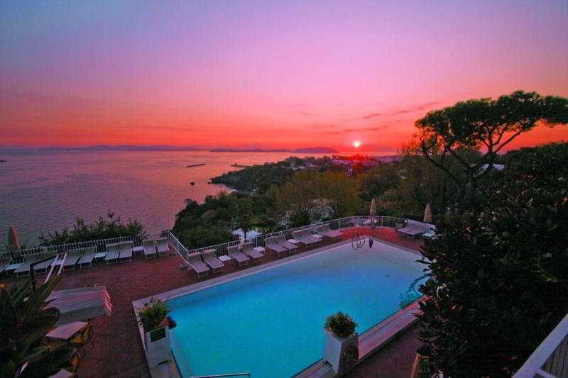 هتل Le Querce Resort Sea Thermae & Spa