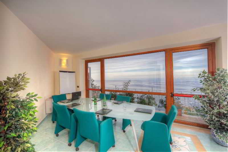 هتل Le Querce Resort Sea Thermae & Spa