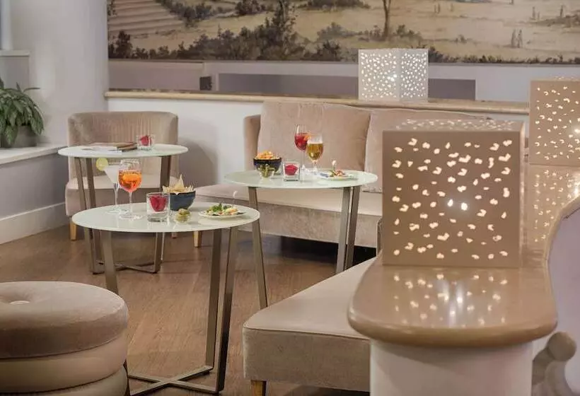 Otel NH Genova Centro