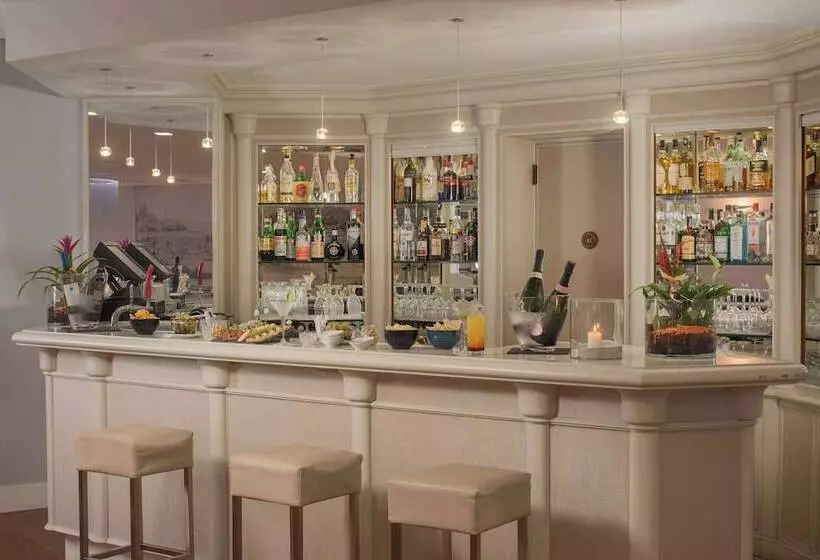 Otel NH Genova Centro