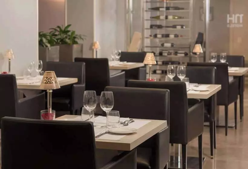 Otel NH Genova Centro