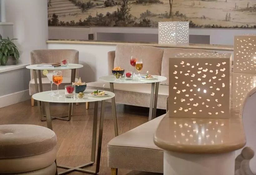 Otel NH Genova Centro