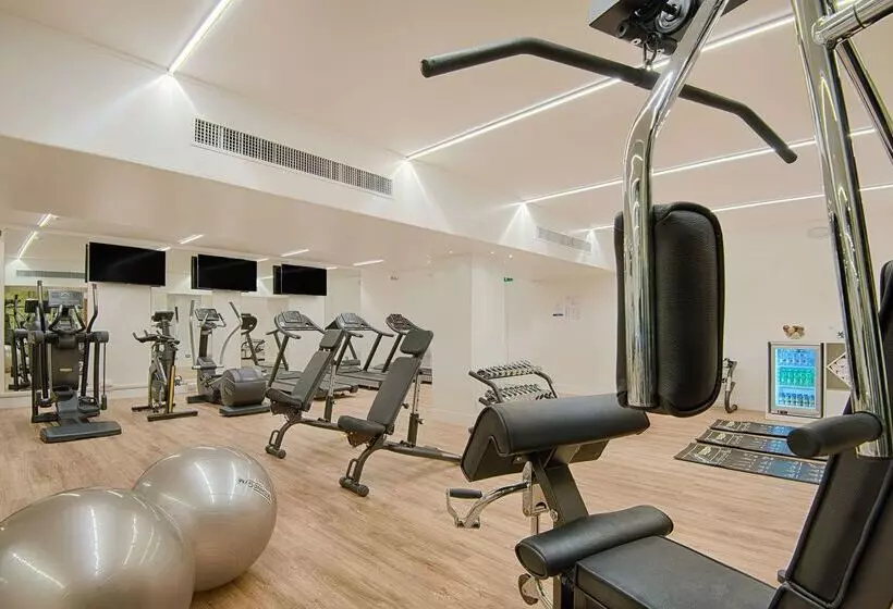 Otel NH Genova Centro