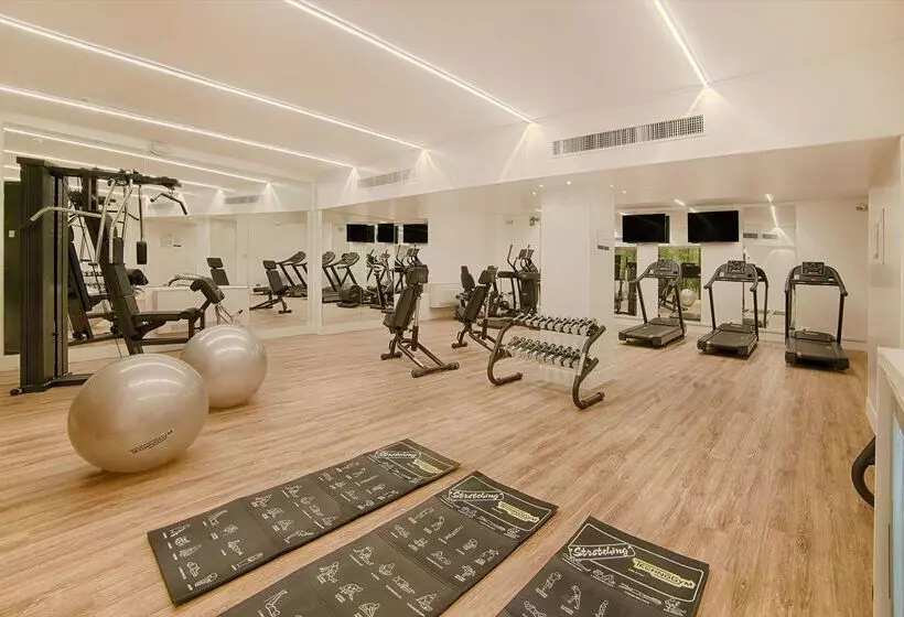 Otel NH Genova Centro