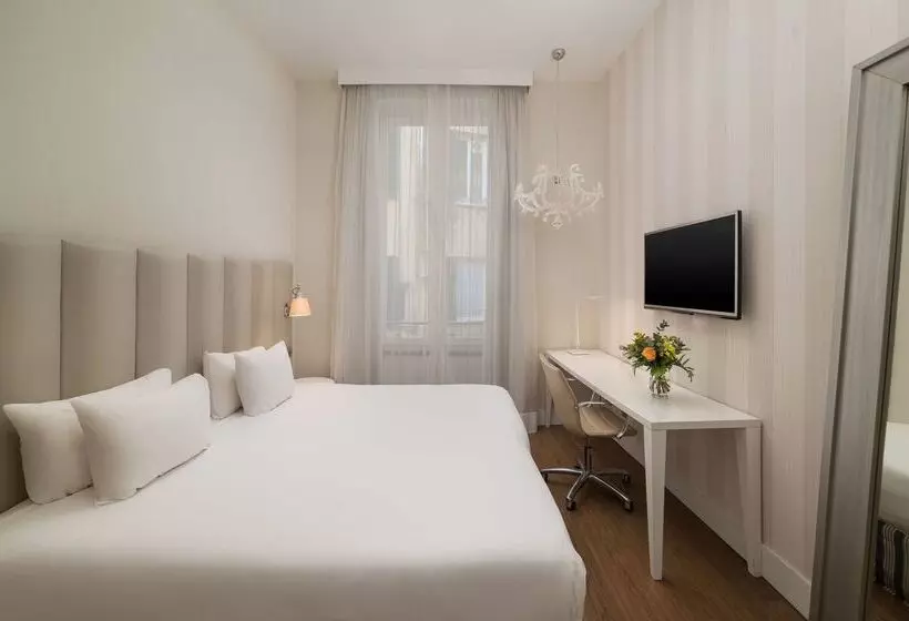 Otel NH Genova Centro