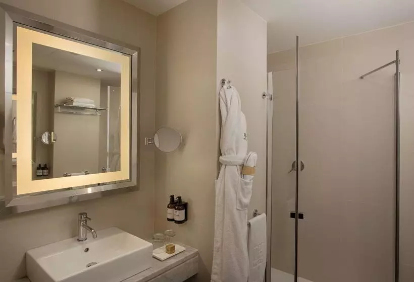 Otel NH Genova Centro