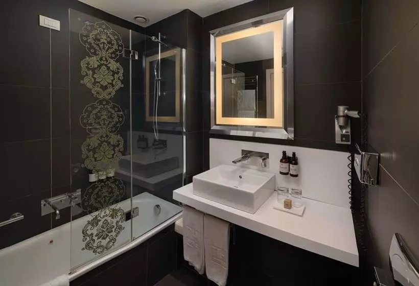 Otel NH Genova Centro